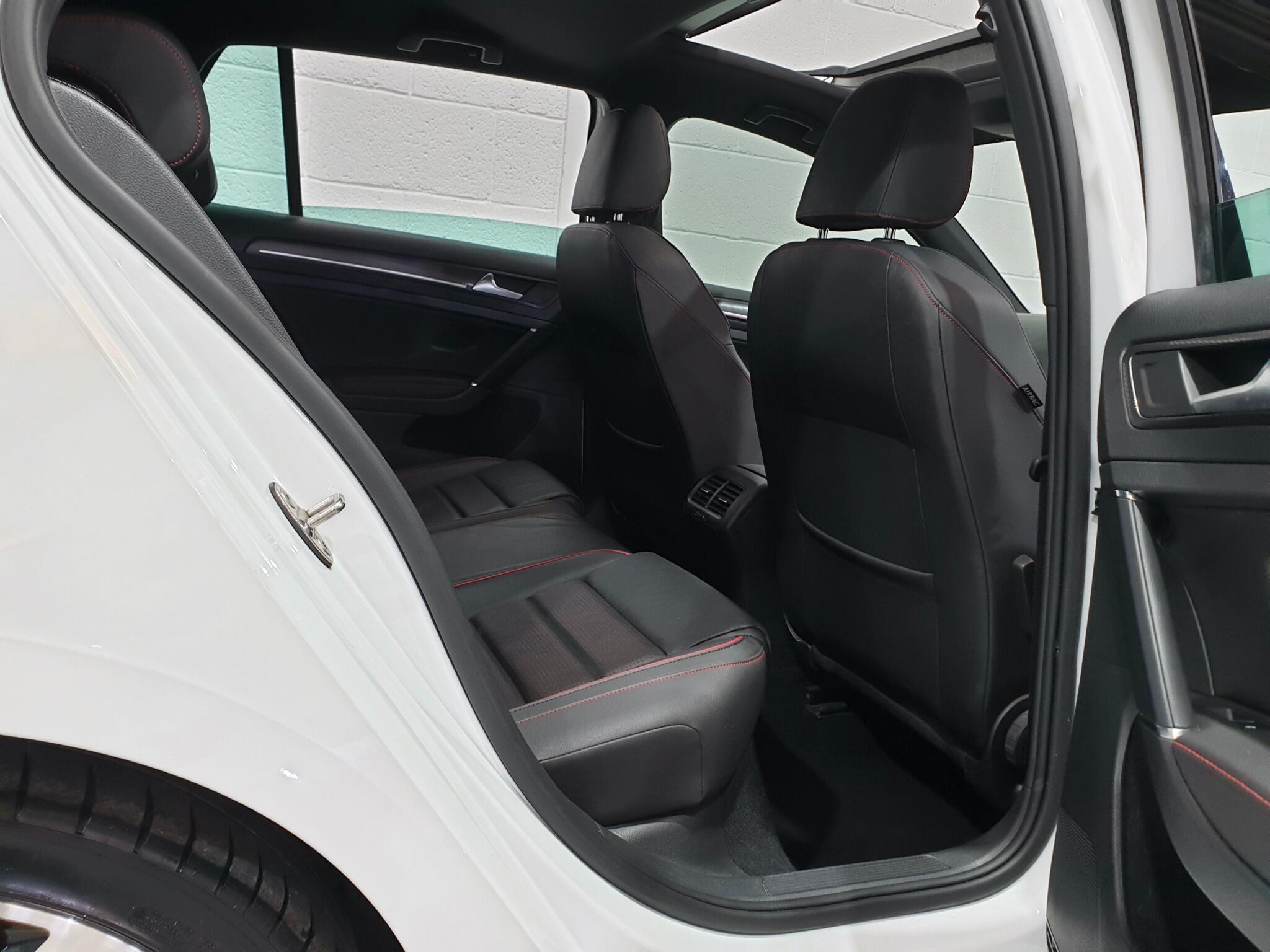 Volkswagen Golf view 47