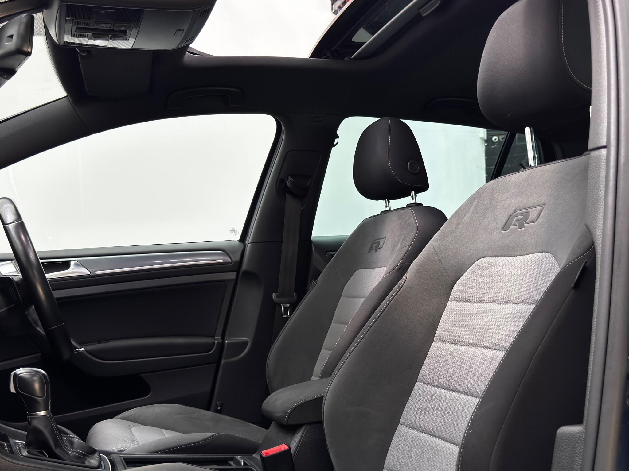 Volkswagen Golf view 12
