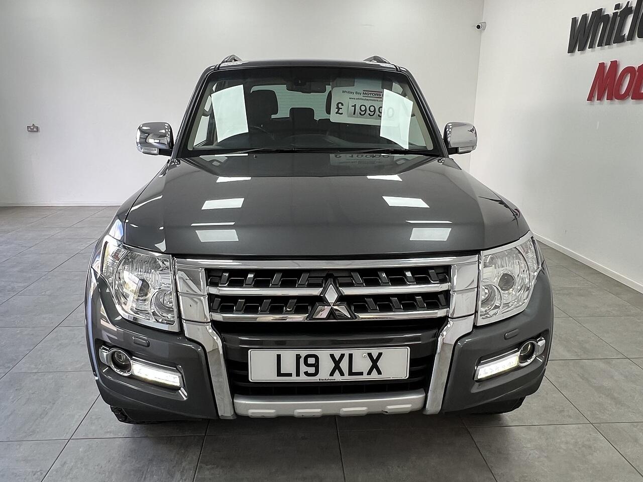 Mitsubishi Shogun view 7