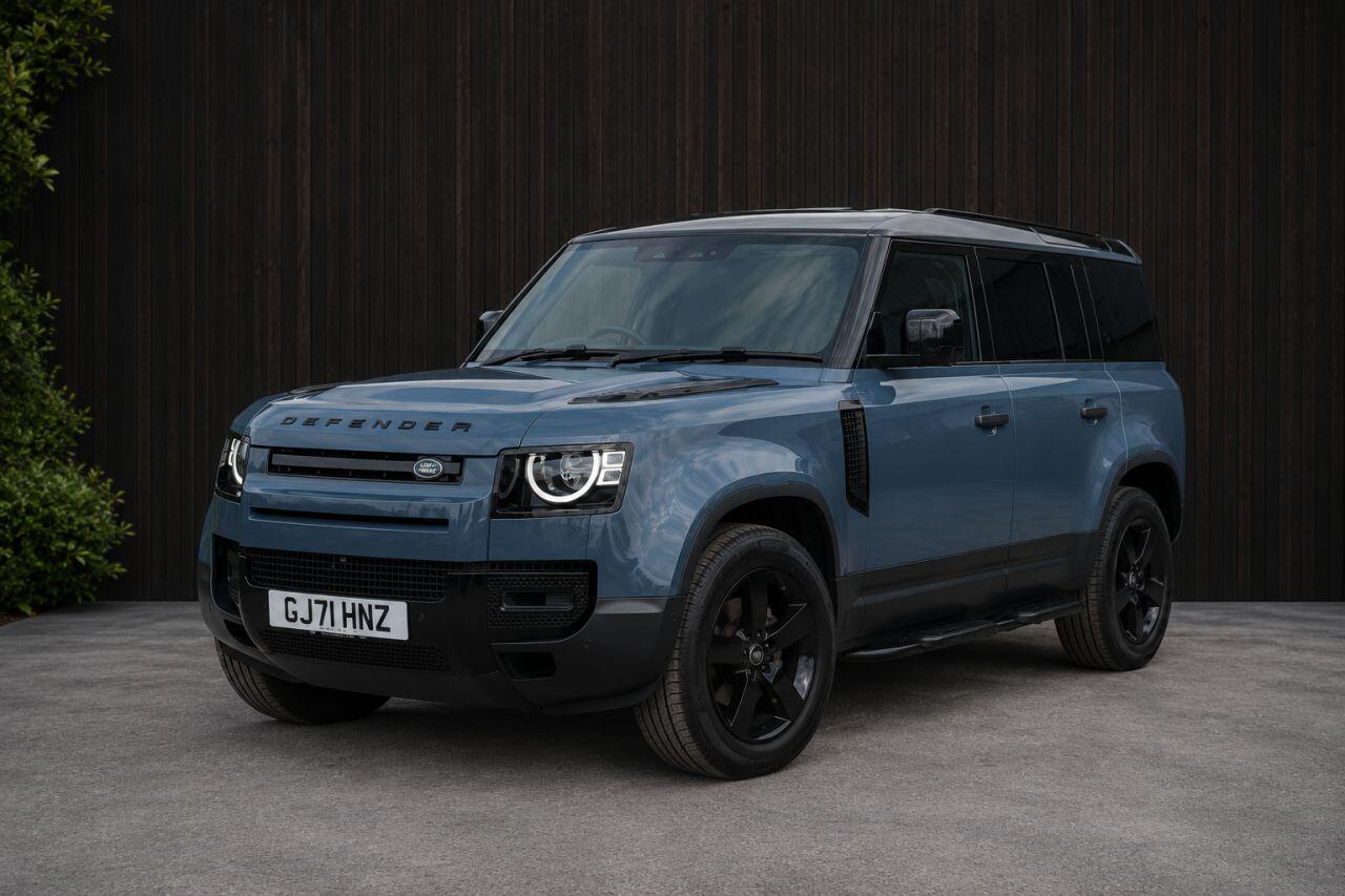 Land Rover Defender view 5