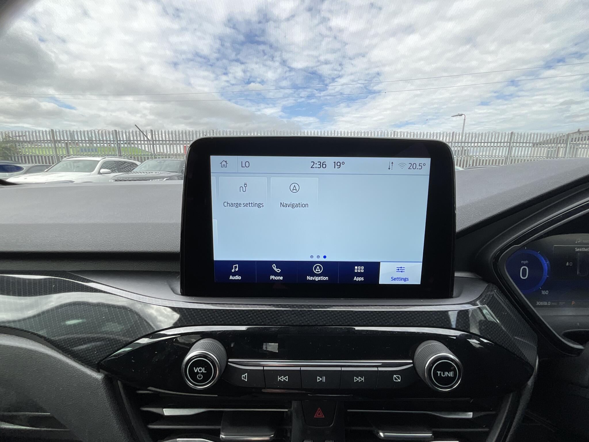 Ford Kuga view 34