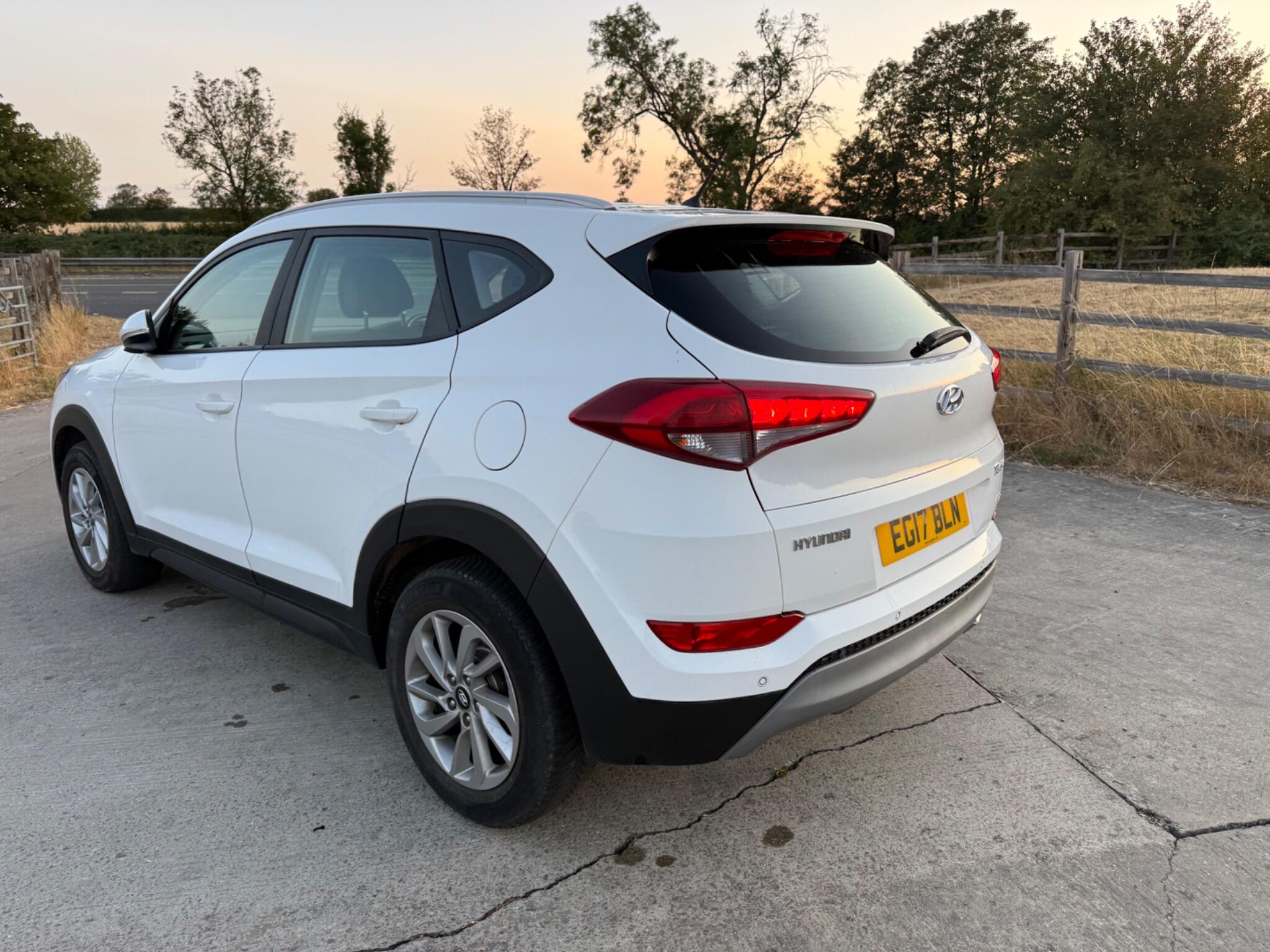 Hyundai TUCSON 2.0 CRDi Premium SE 4WD Euro 6 5dr — photo 6 of 102