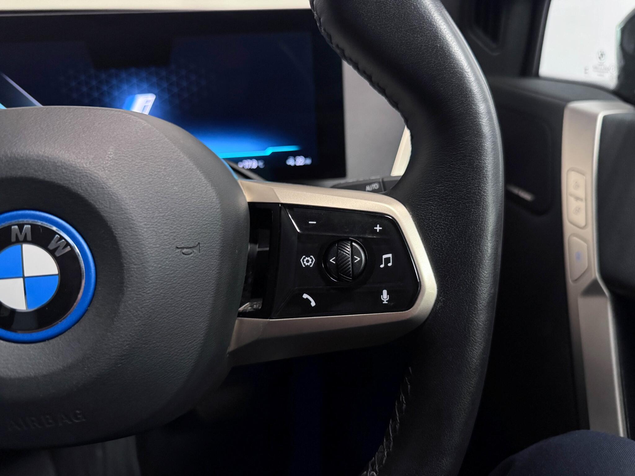 BMW Ix view 16