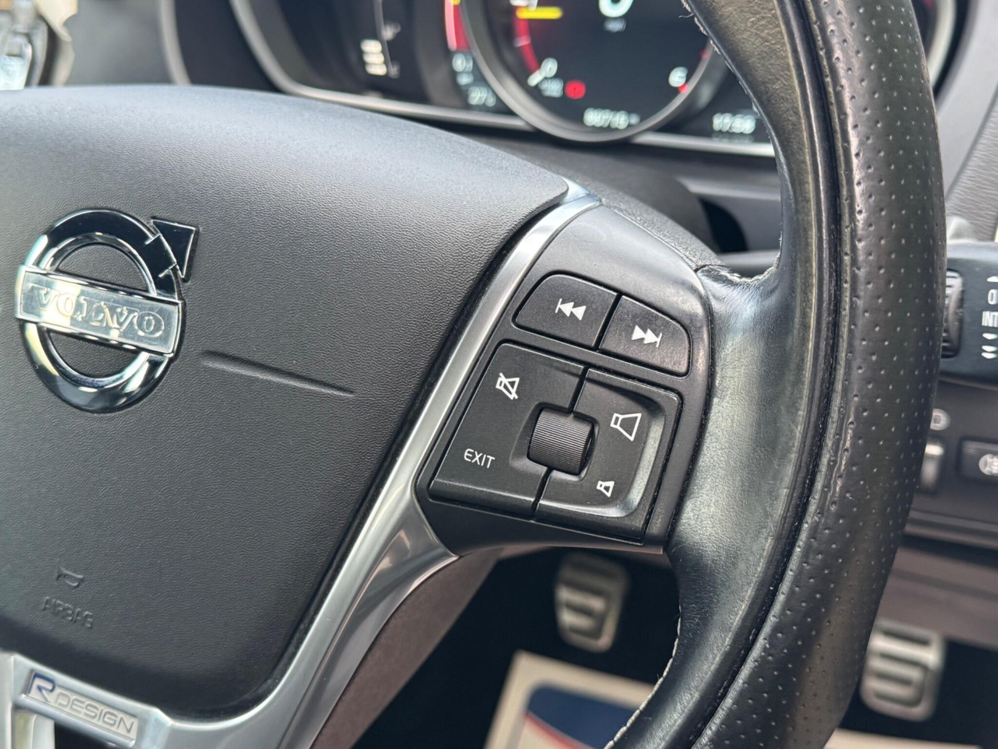 Volvo V40 view 23