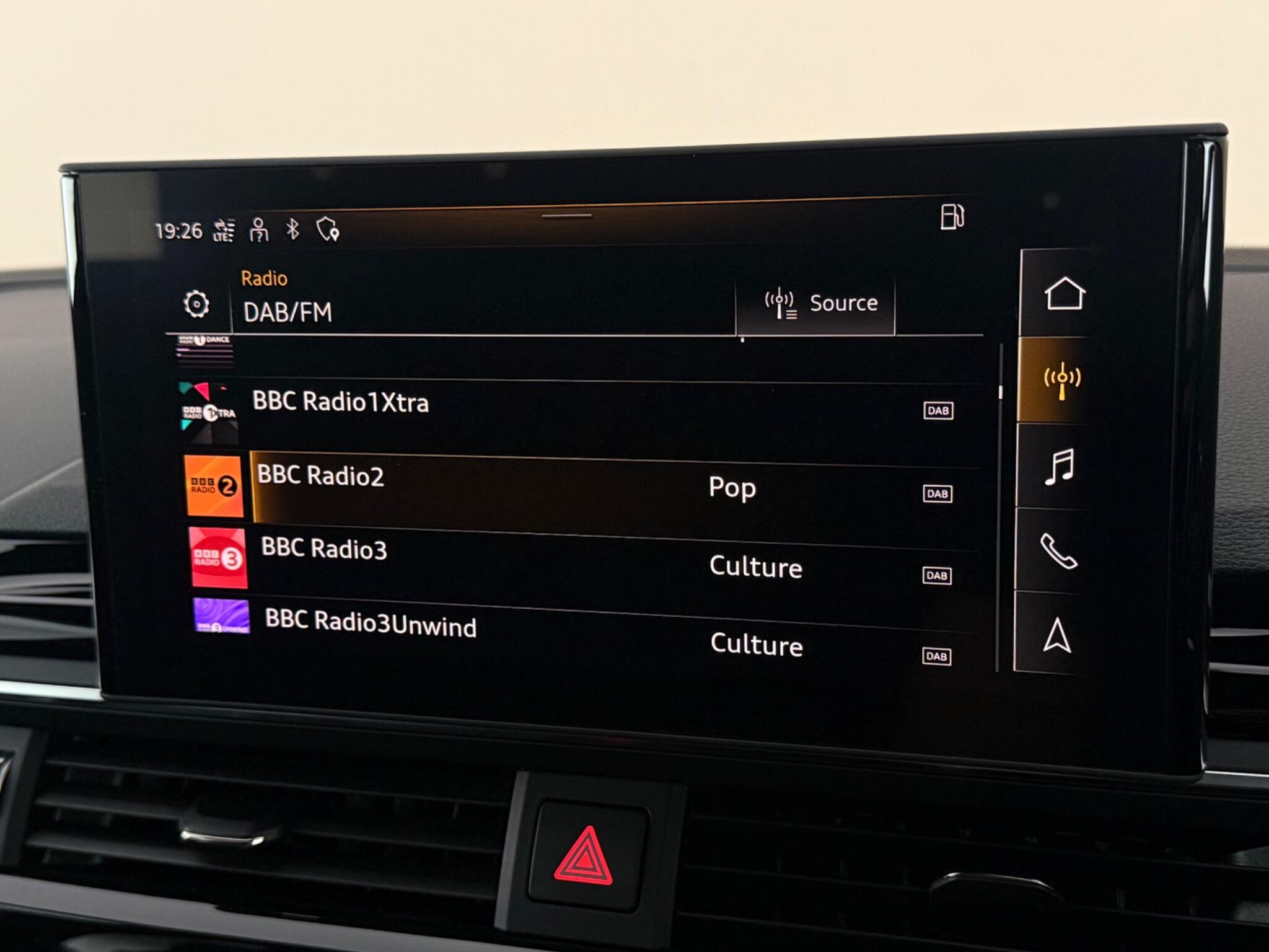 Audi A4 view 24