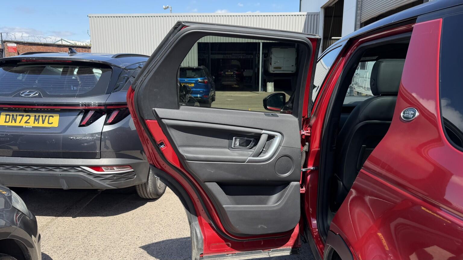 Land Rover Discovery Sport view 21