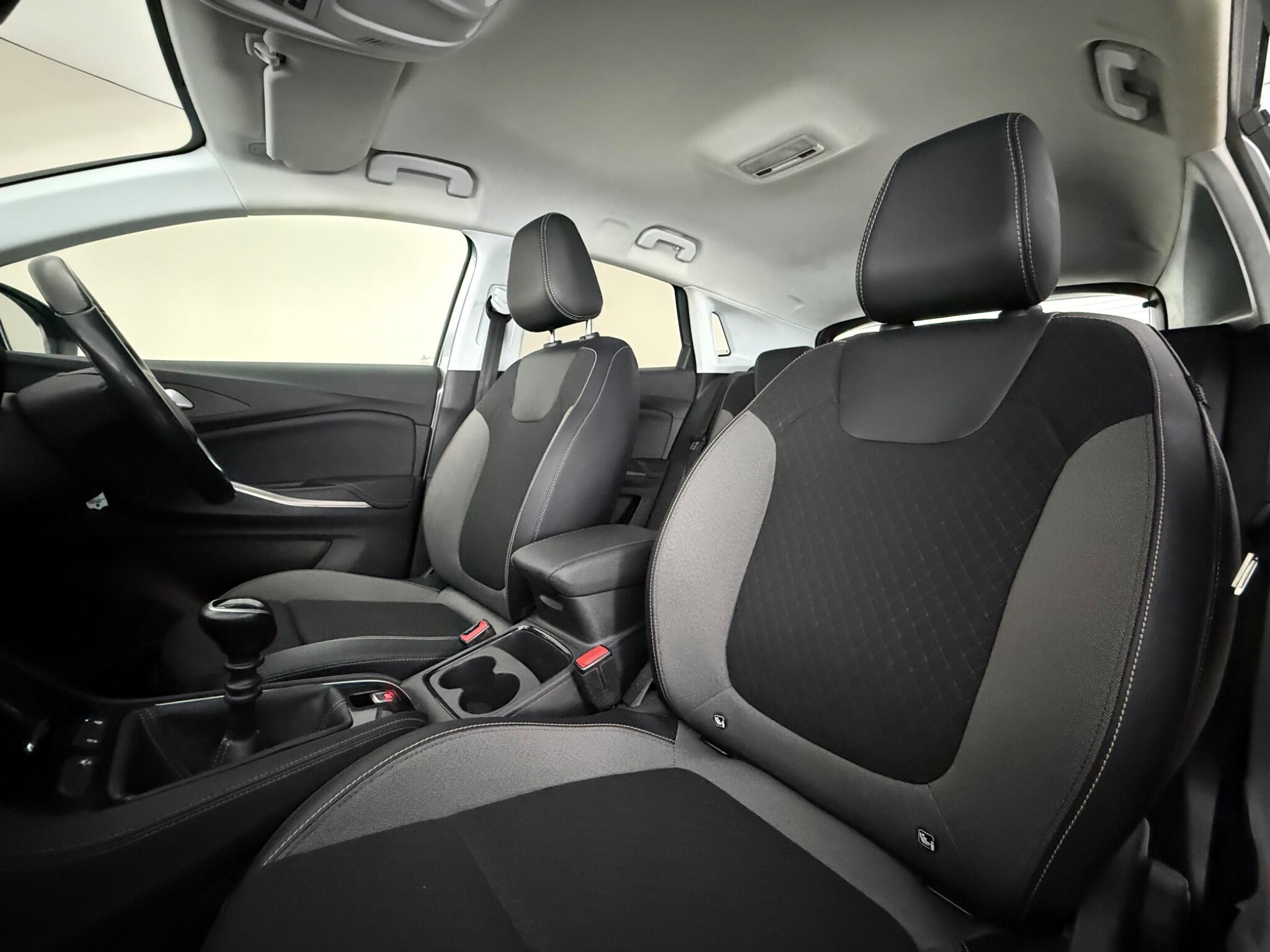 Vauxhall Grandland view 18