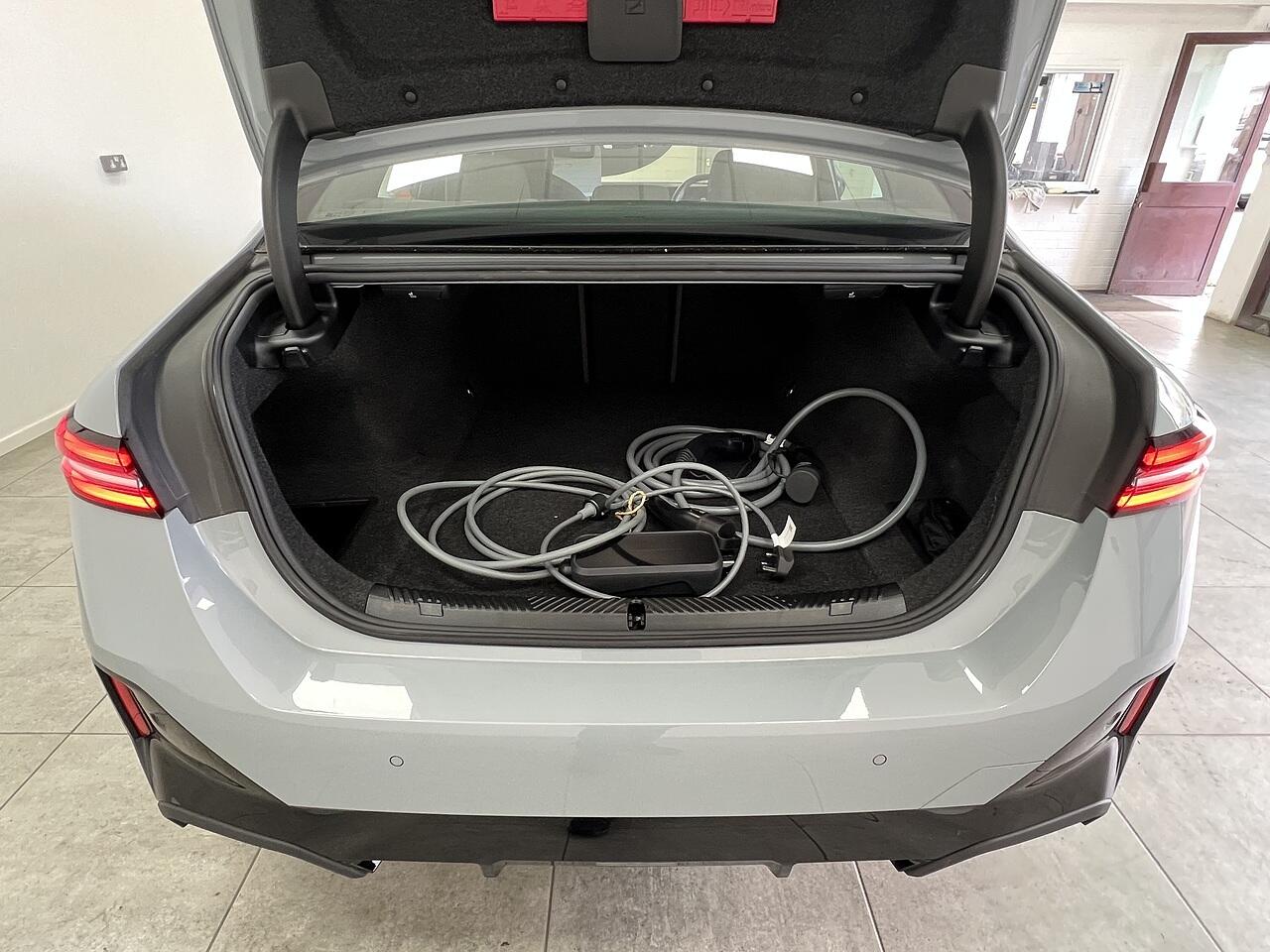 BMW I5 view 18