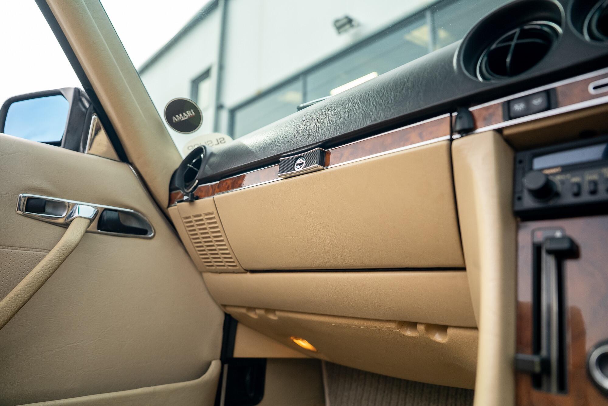 Mercedes-Benz 500 SL view 45