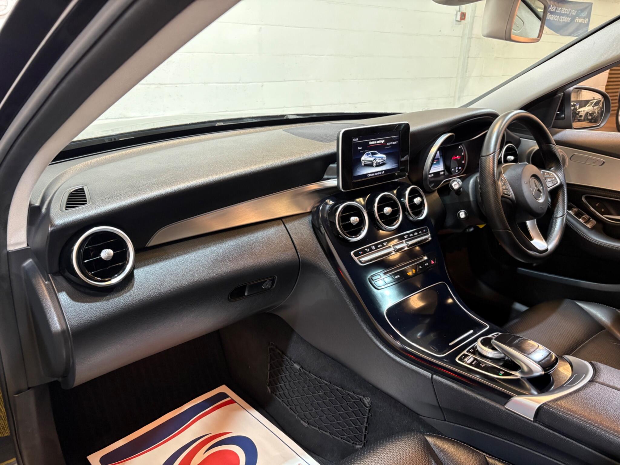 Mercedes-Benz C Class view 51