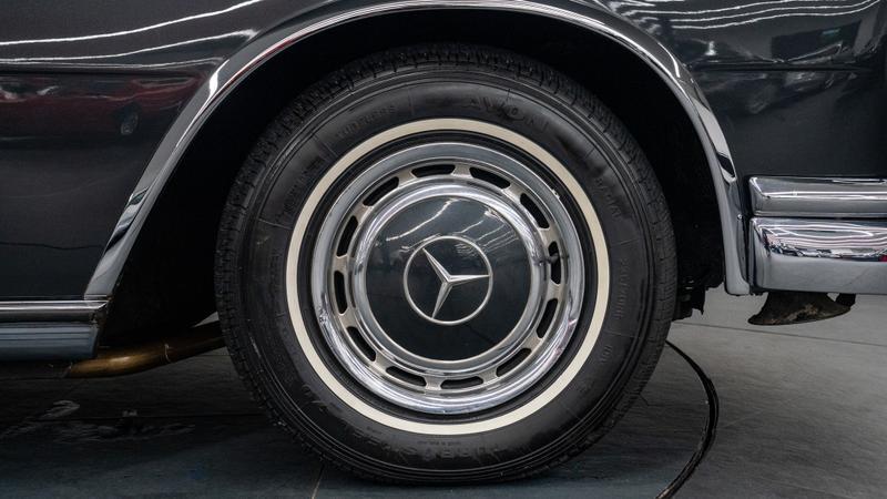 Mercedes-Benz 600 view 15
