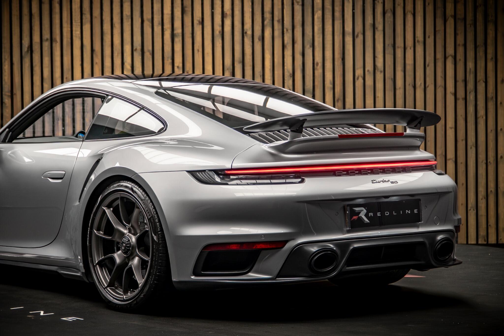 Porsche 911 view 20