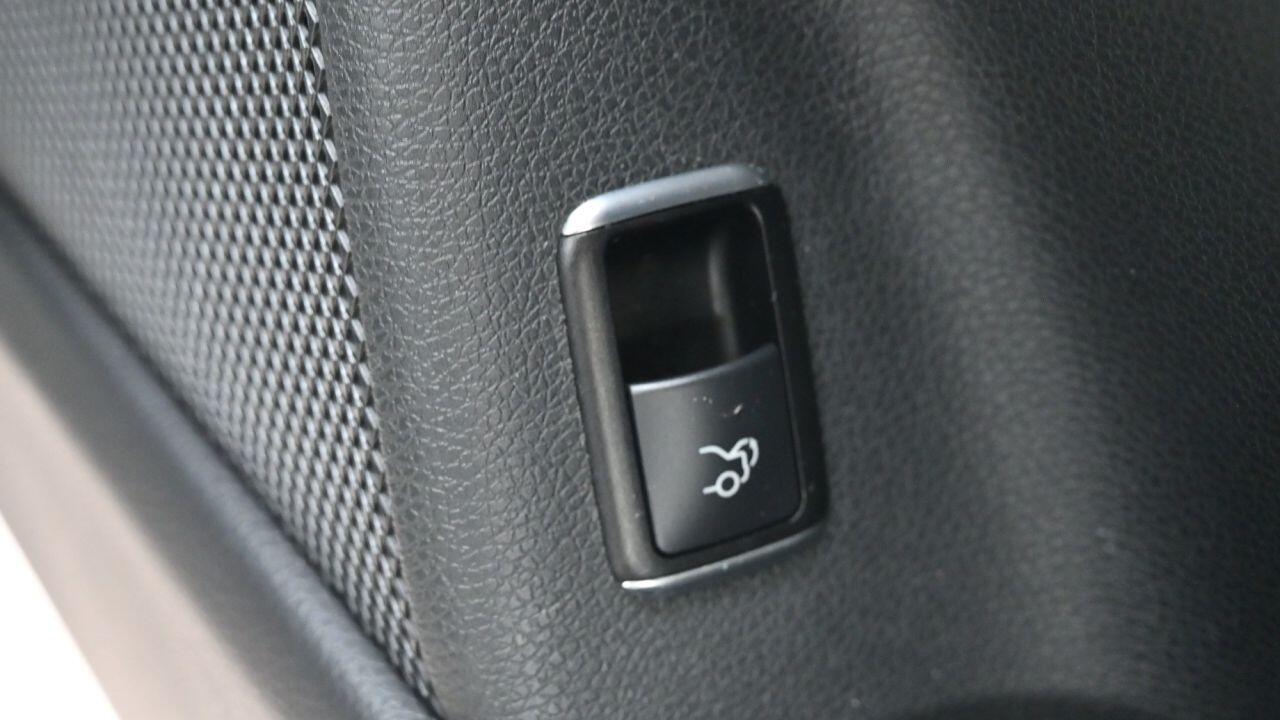 Mercedes-Benz Cla view 38