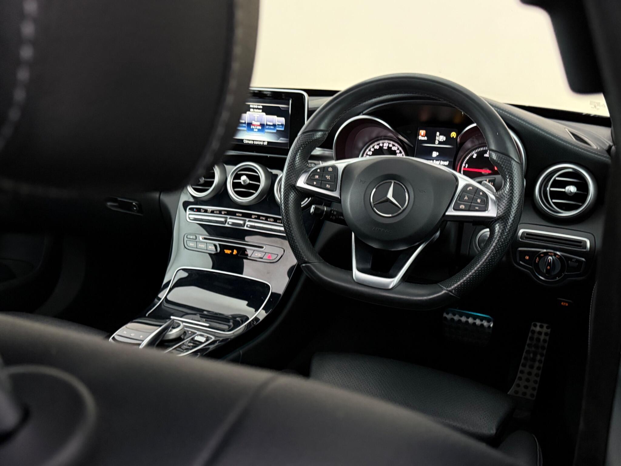 Mercedes-Benz C-Class view 3