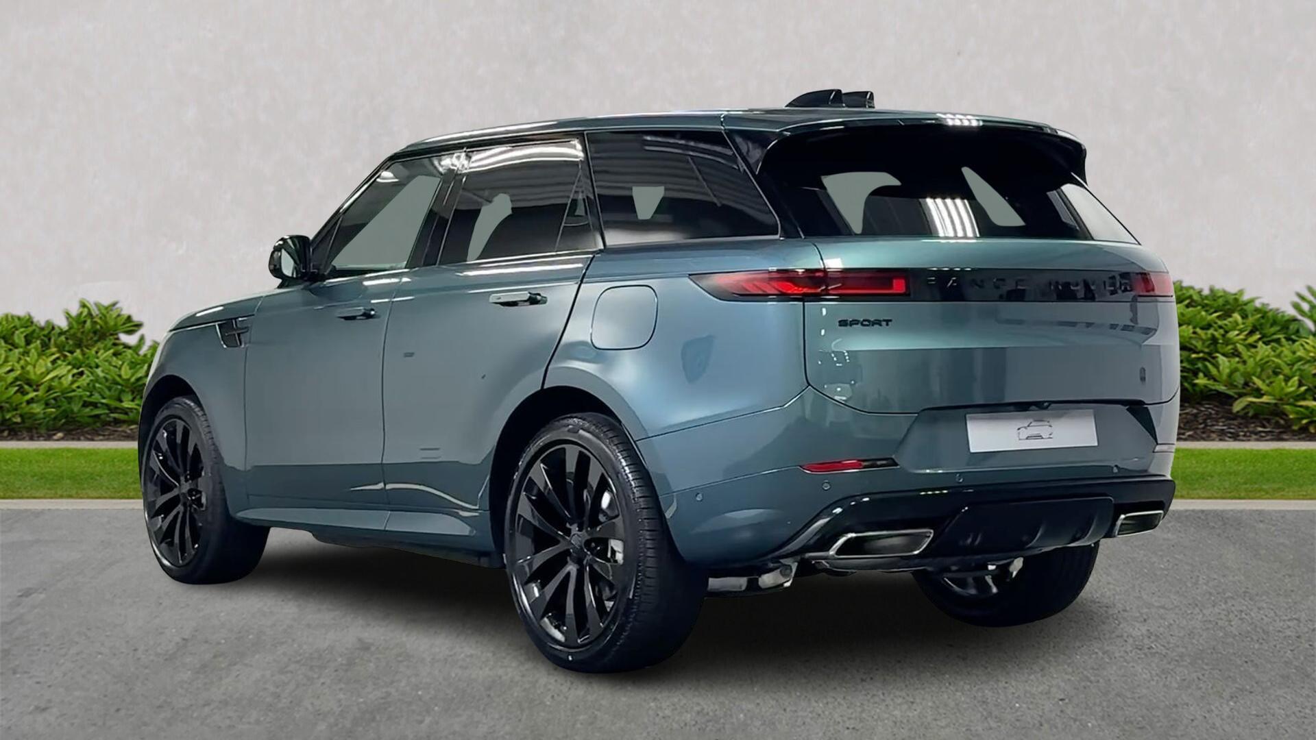 Land Rover Range Rover Sport view 2