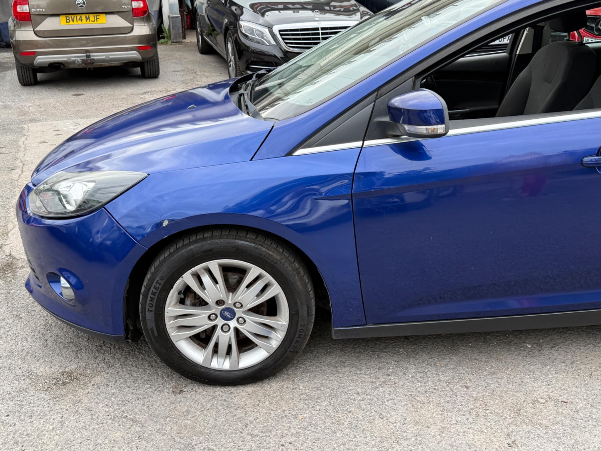 Ford Focus - Image 11