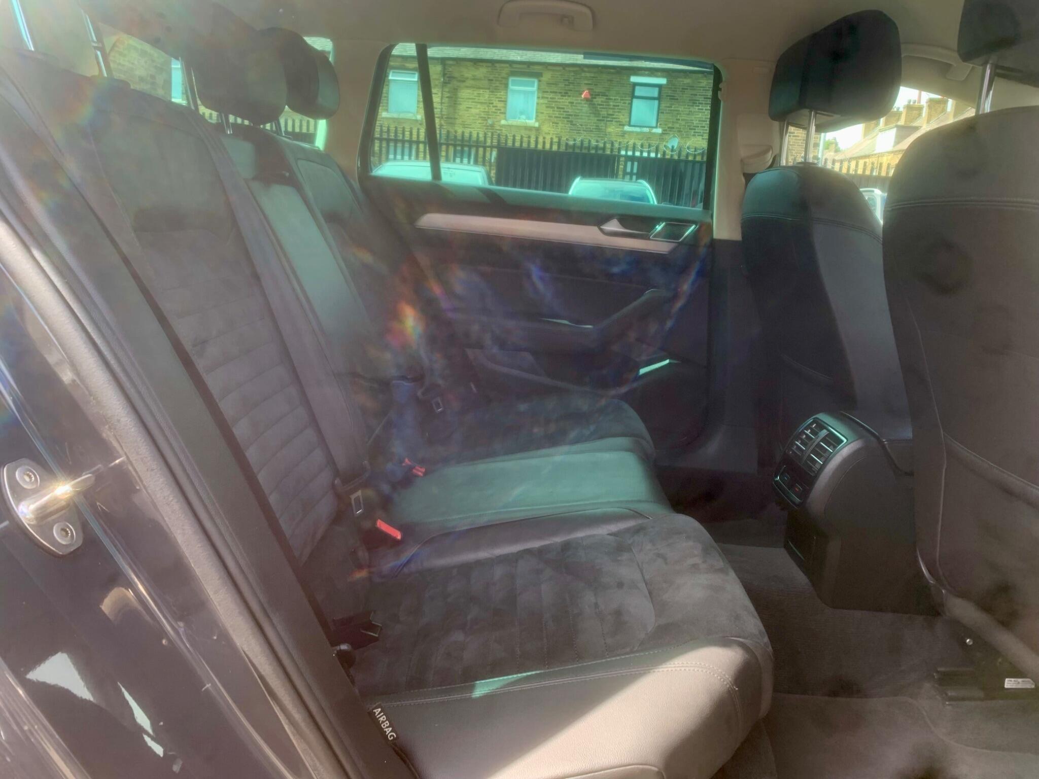 Volkswagen Passat view 46