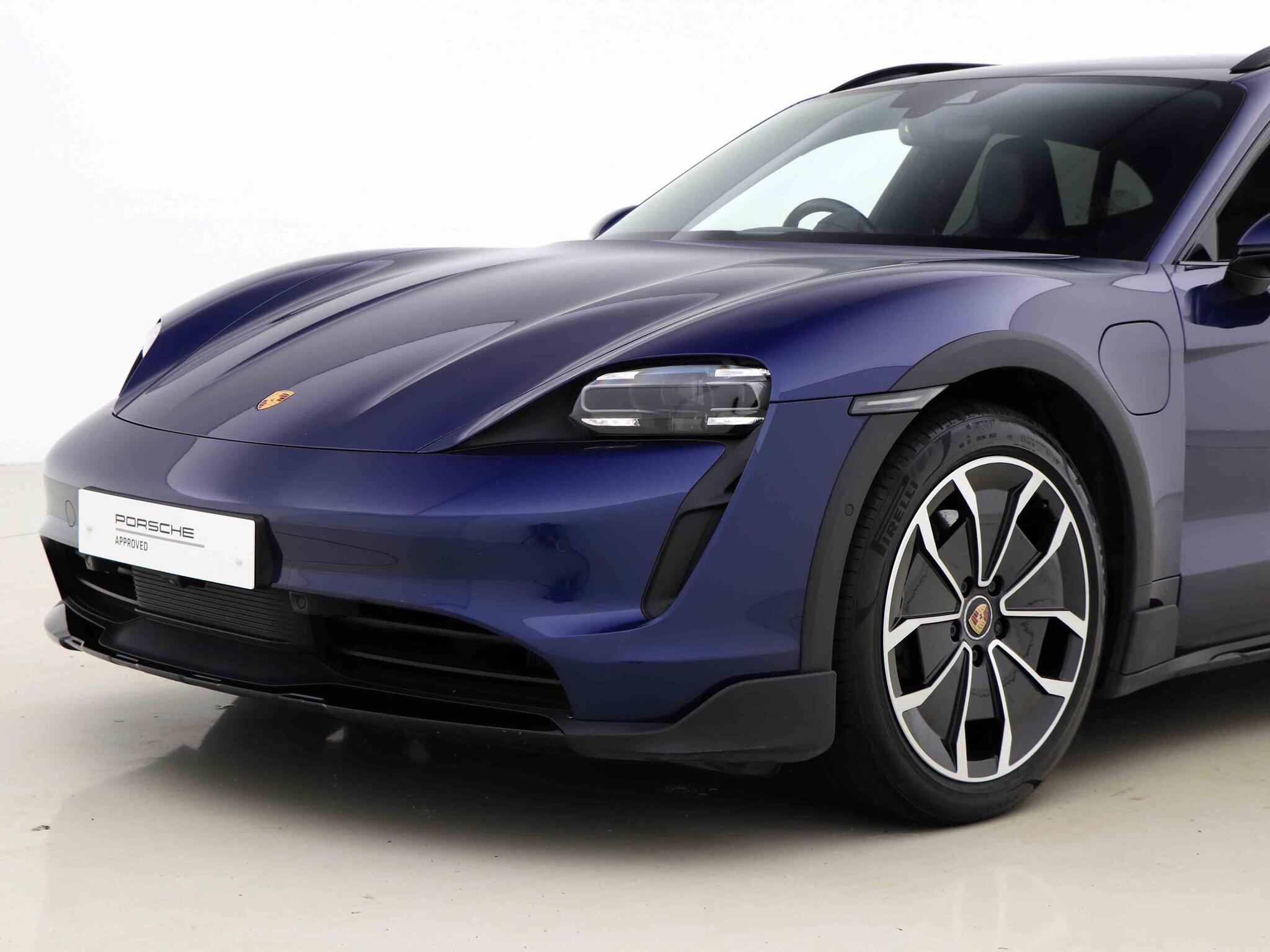 Porsche Taycan view 17