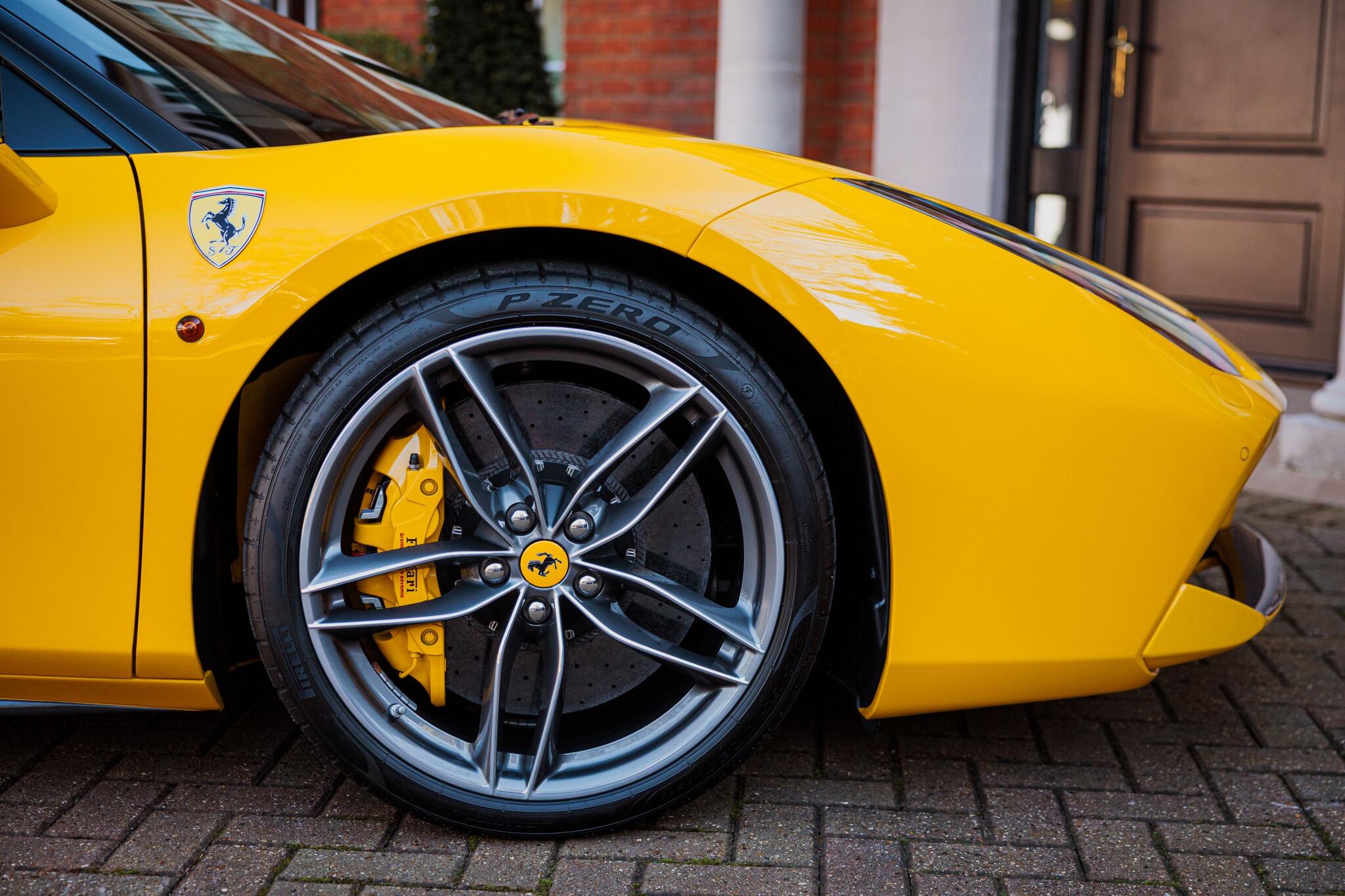 Ferrari 488 view 13