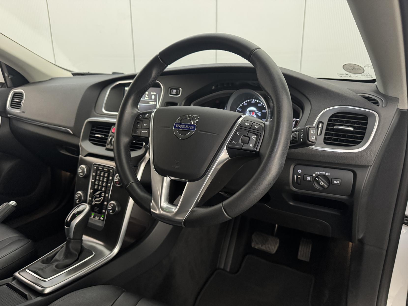 Volvo V40 view 56
