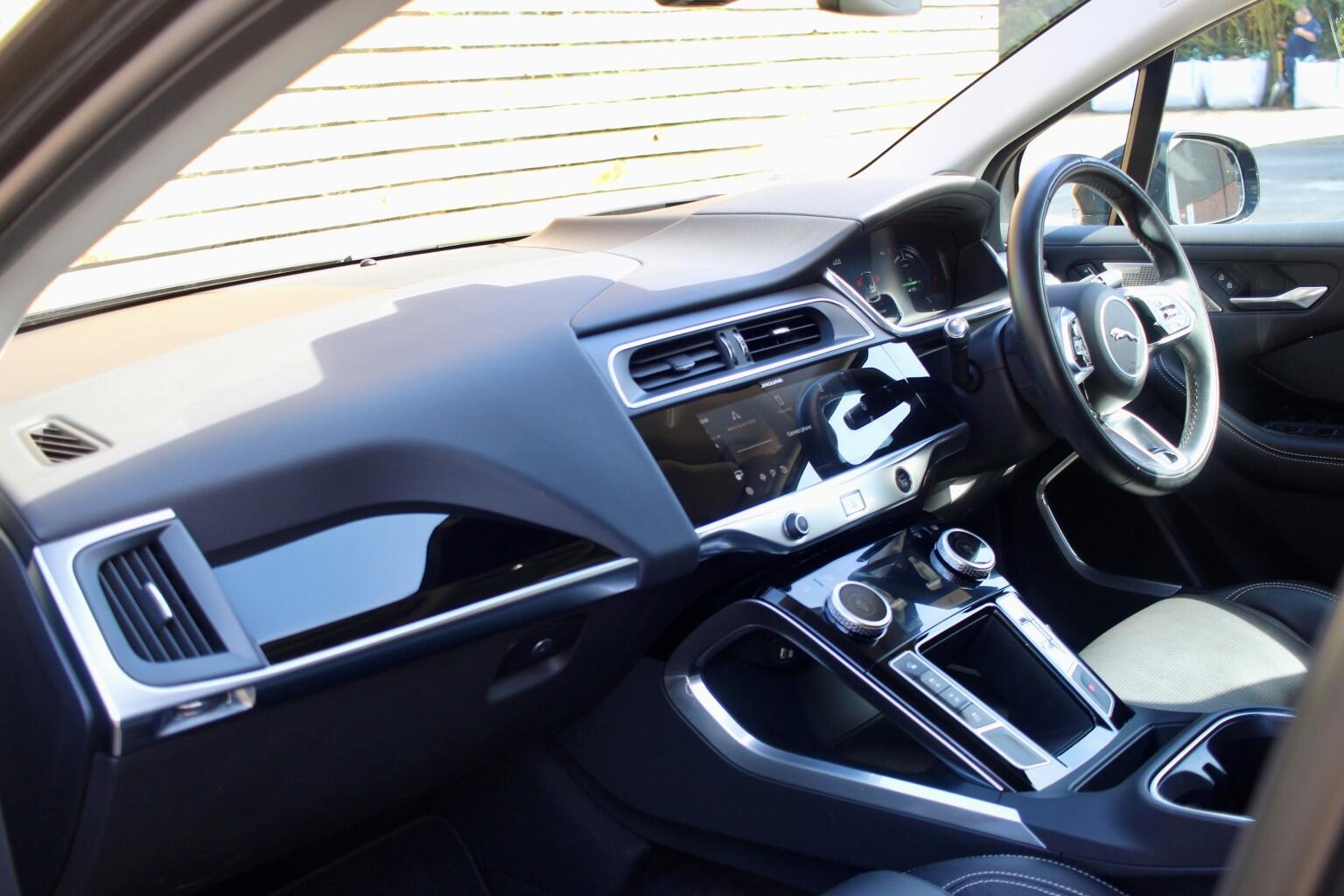 Jaguar I-Pace view 18