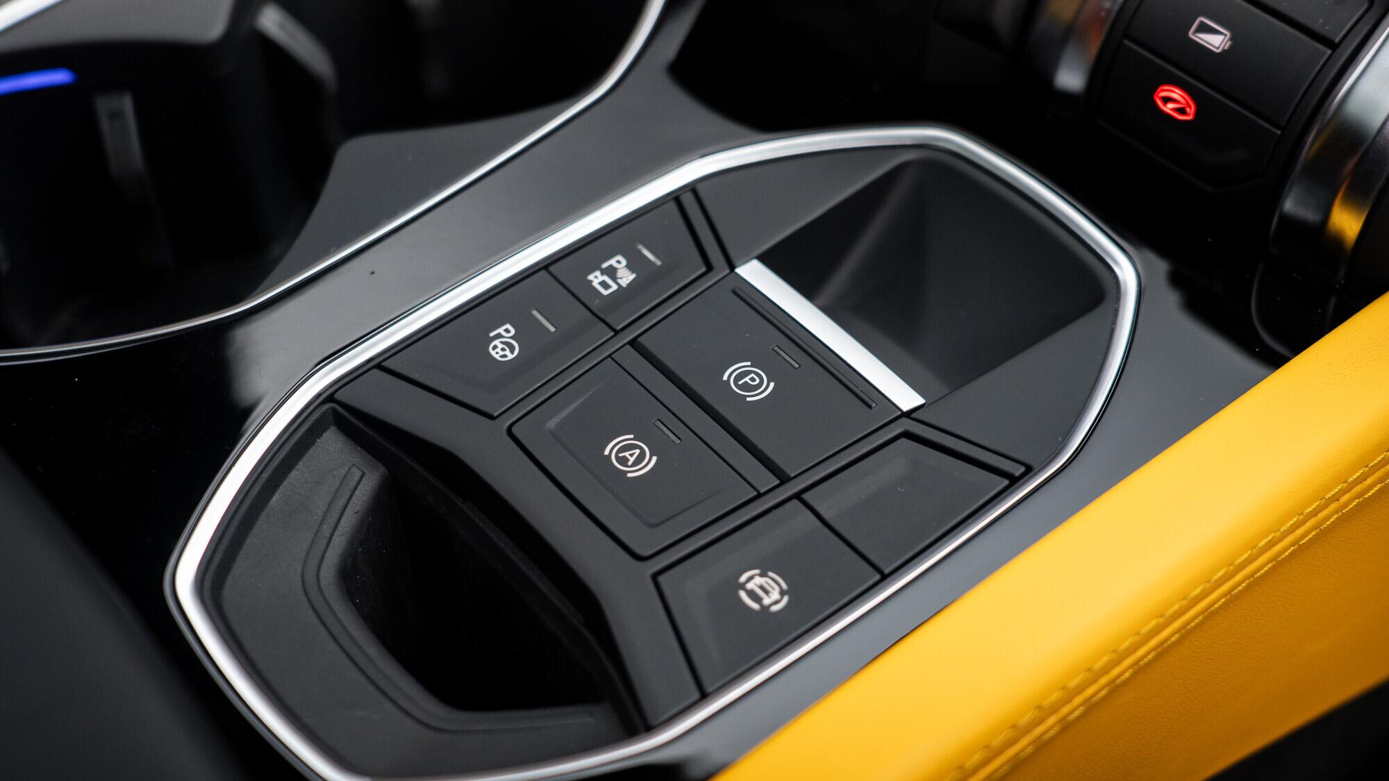 Lamborghini Urus view 54