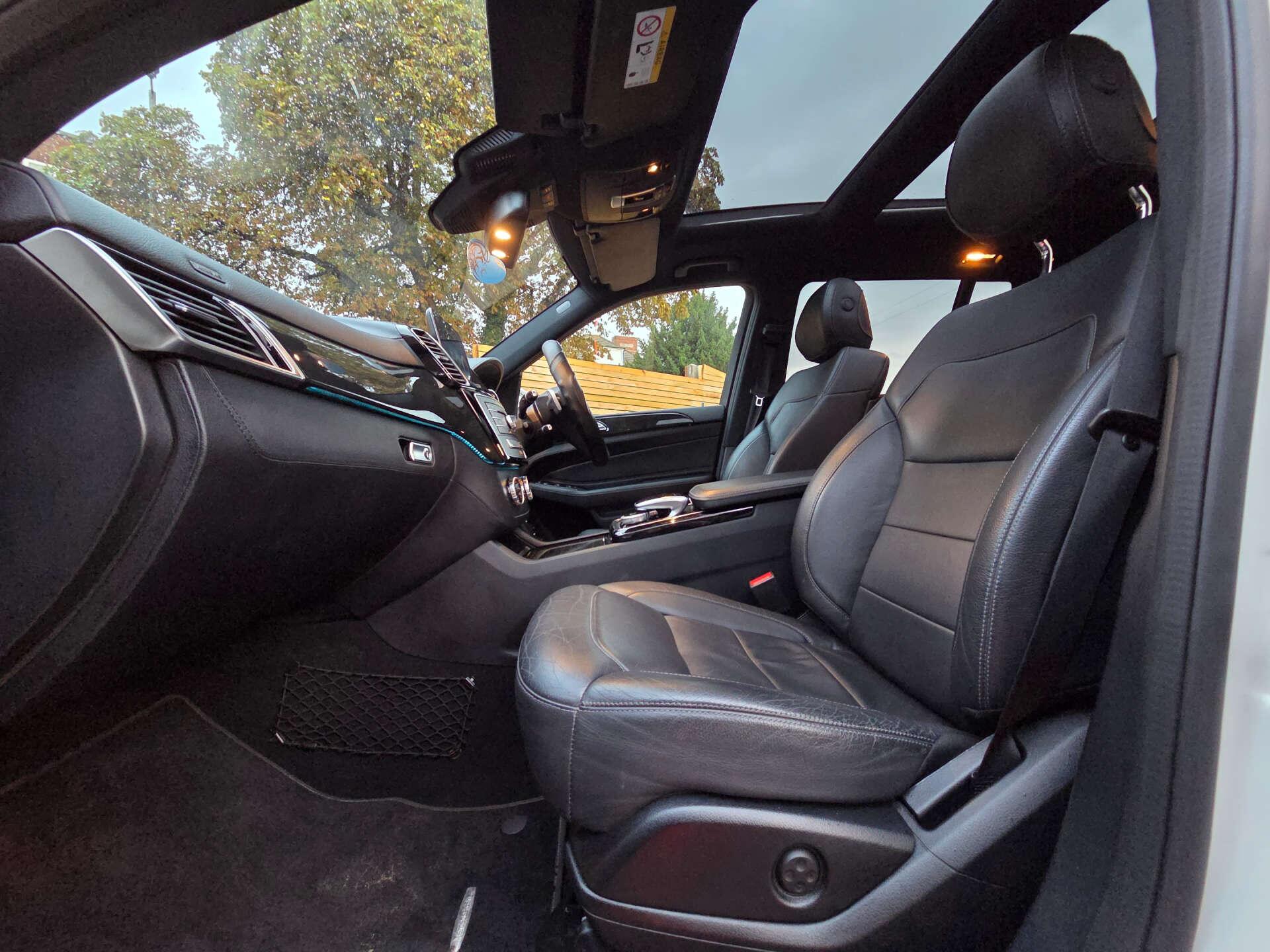 Mercedes-Benz GLS view 22