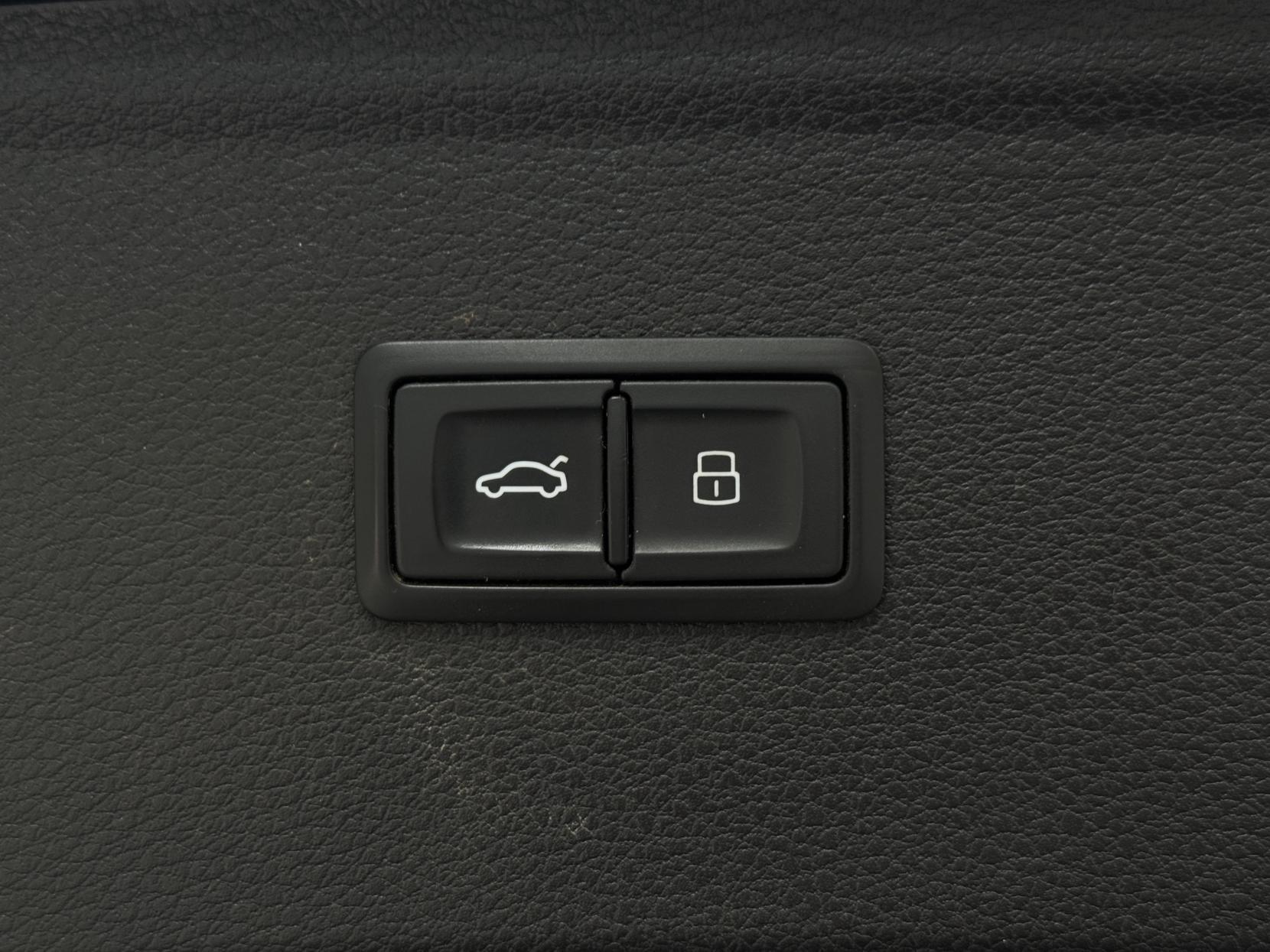 Audi Q5 view 64