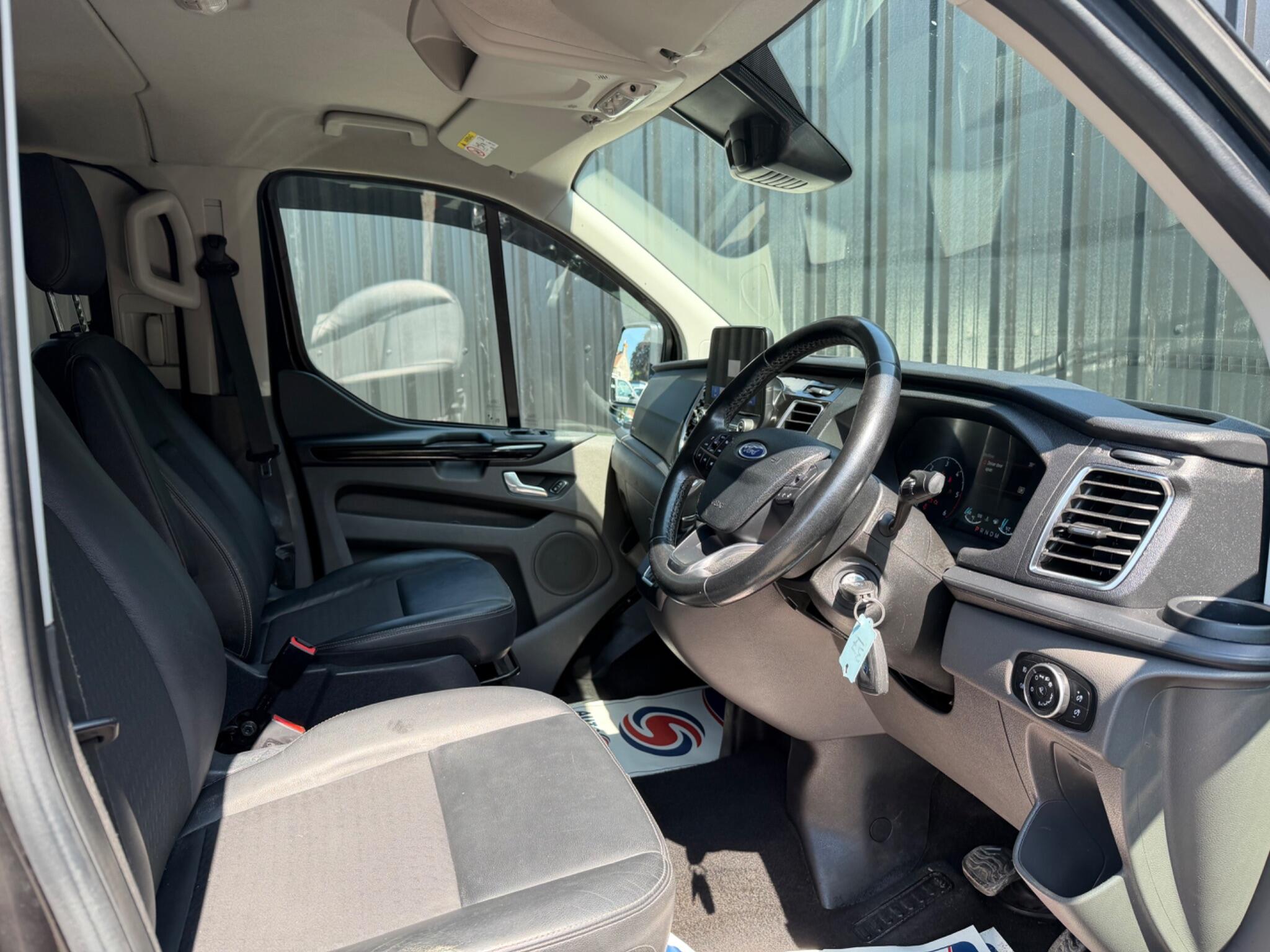 Ford Transit Custom view 77