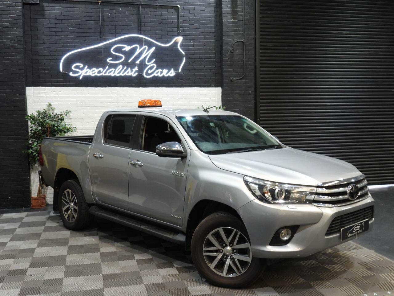Toyota Hilux view 16