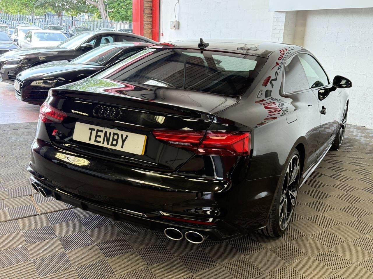 Audi S5 view 10