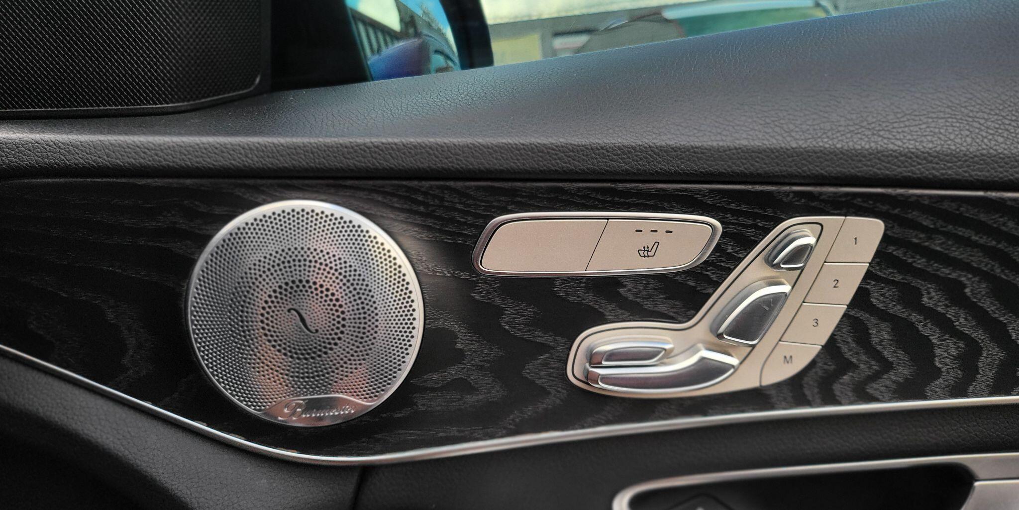 Mercedes-Benz C-Class view 31