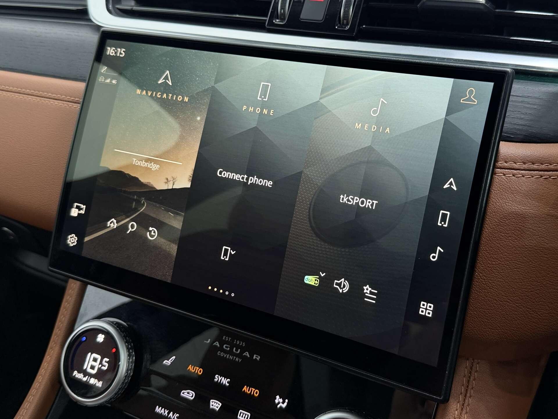 Jaguar F-Pace view 46