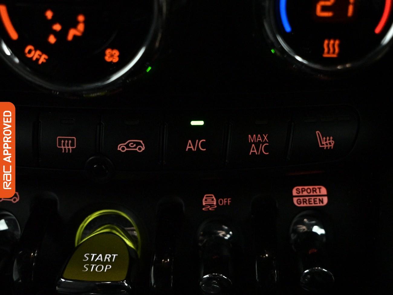 Mini Hatch view 18