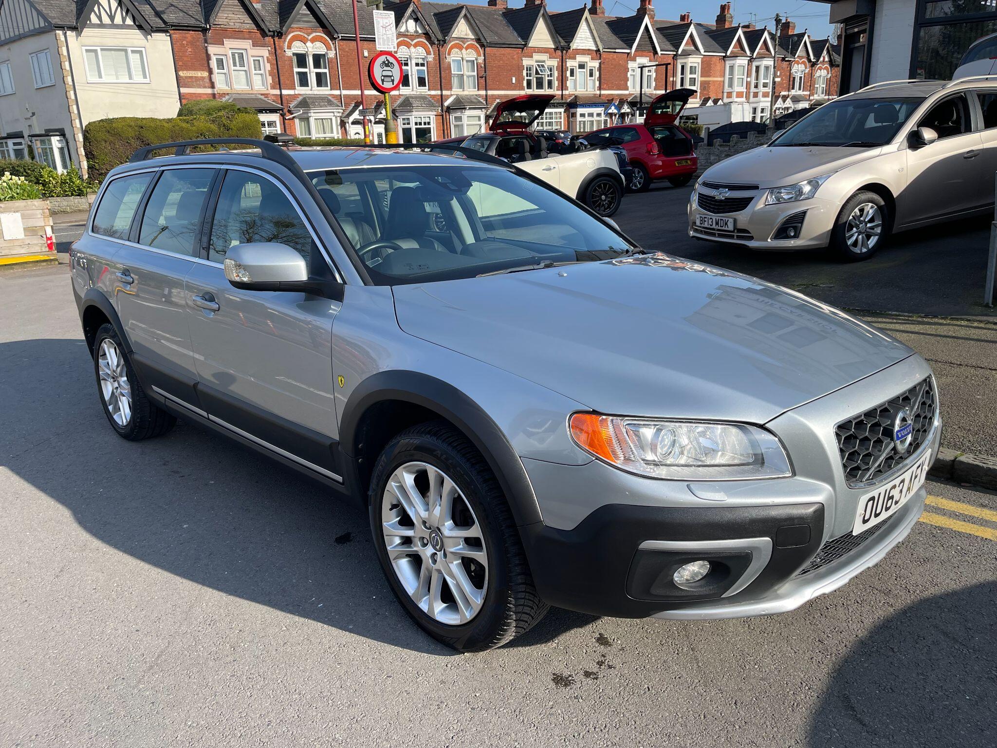 Volvo XC70 view 3