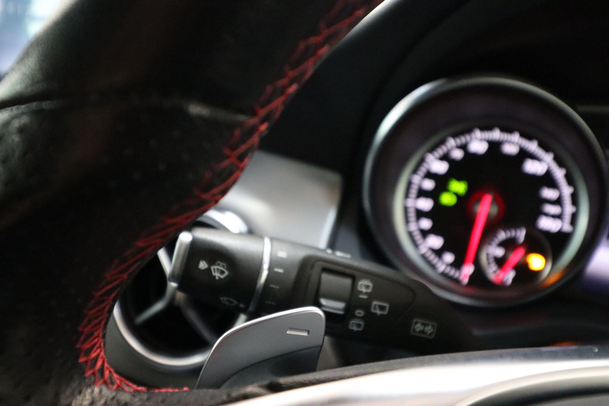 Mercedes-Benz Gla view 39