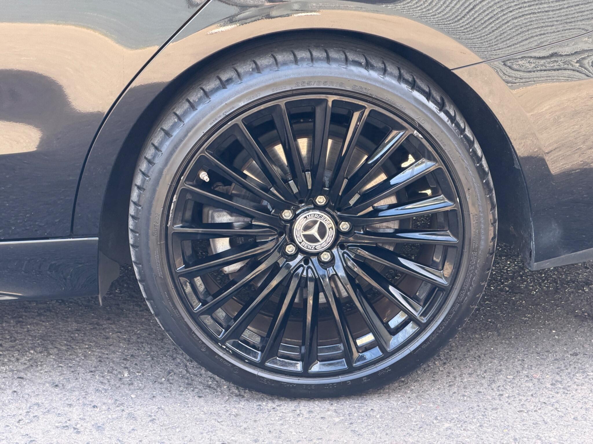 Mercedes-Benz C-Class view 9