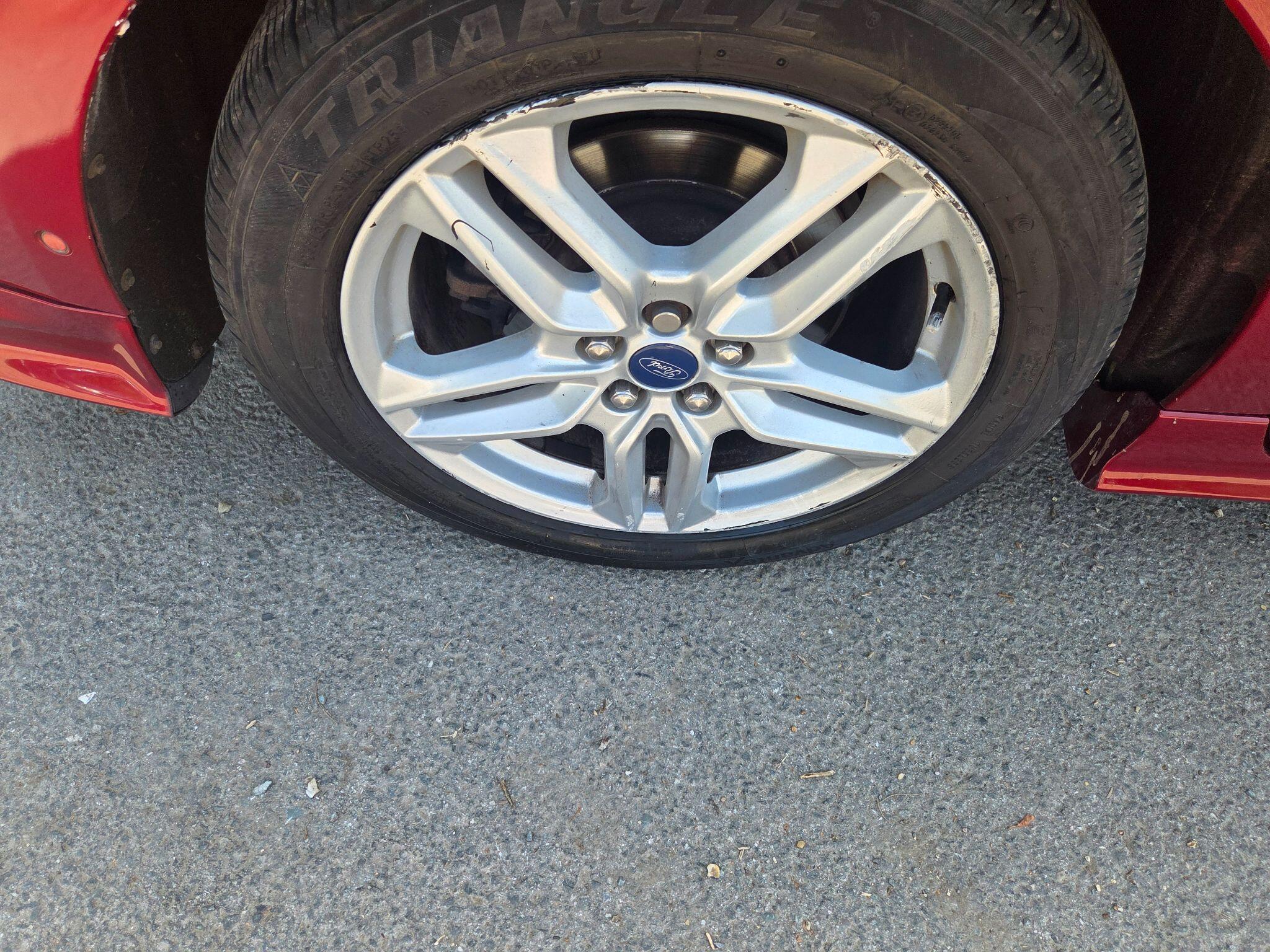 Ford S-Max view 25