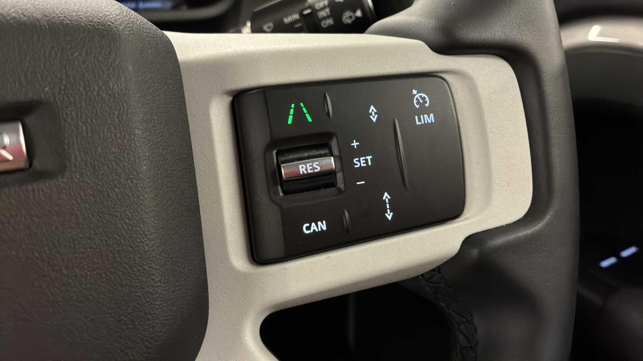 Land Rover Defender view 28