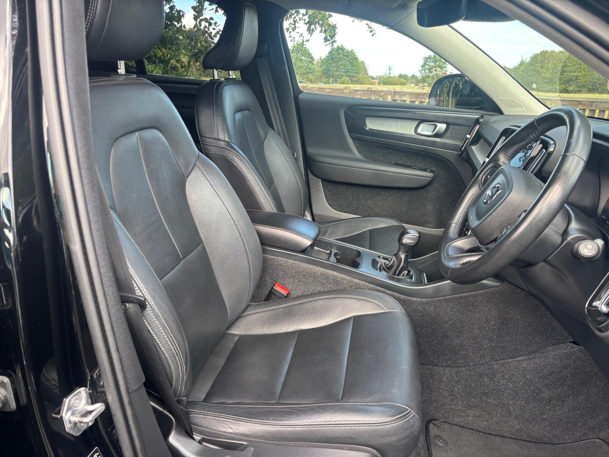 Volvo XC40 view 10