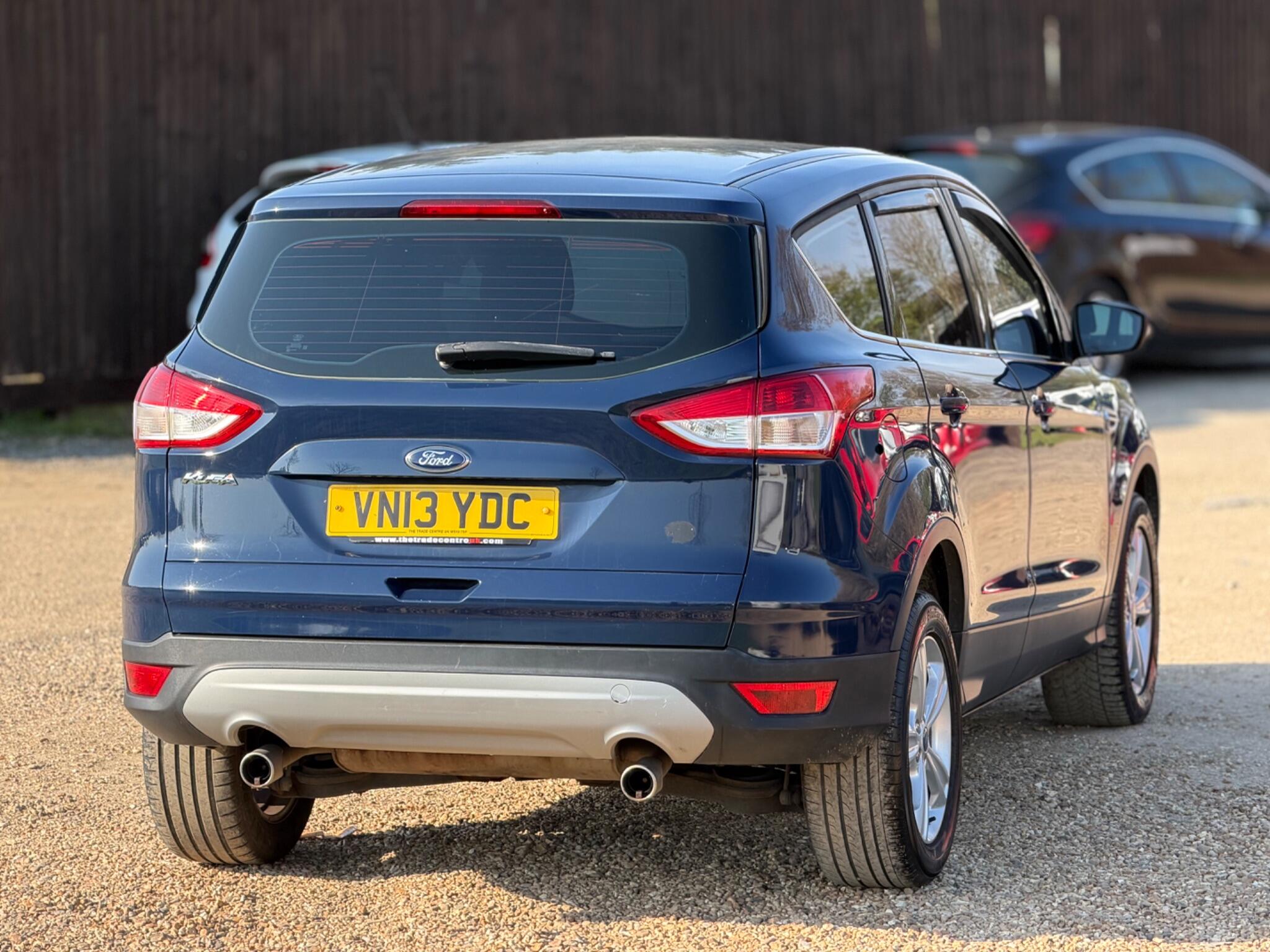 2013 Ford Kuga 2.0 TDCi Zetec 2WD Euro 5 5dr image 14