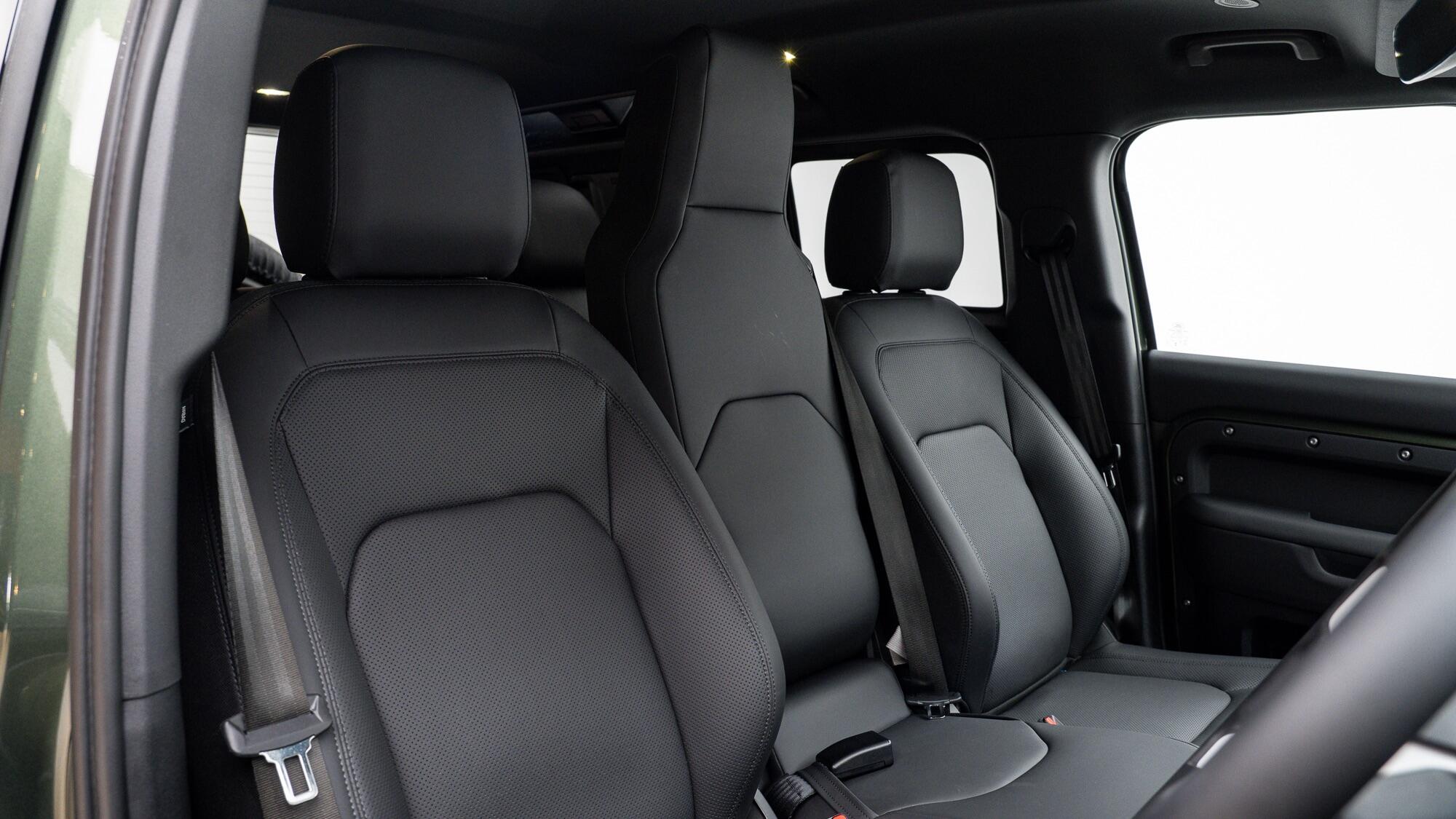Land Rover Defender 110 view 3