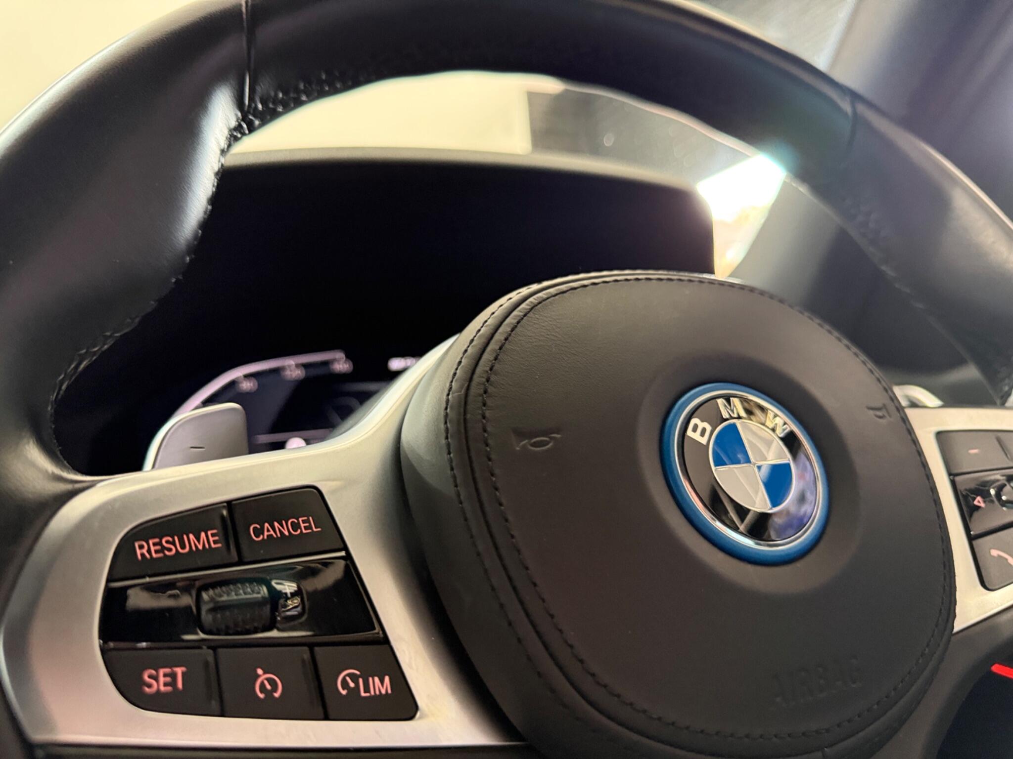BMW 3 Series view 19