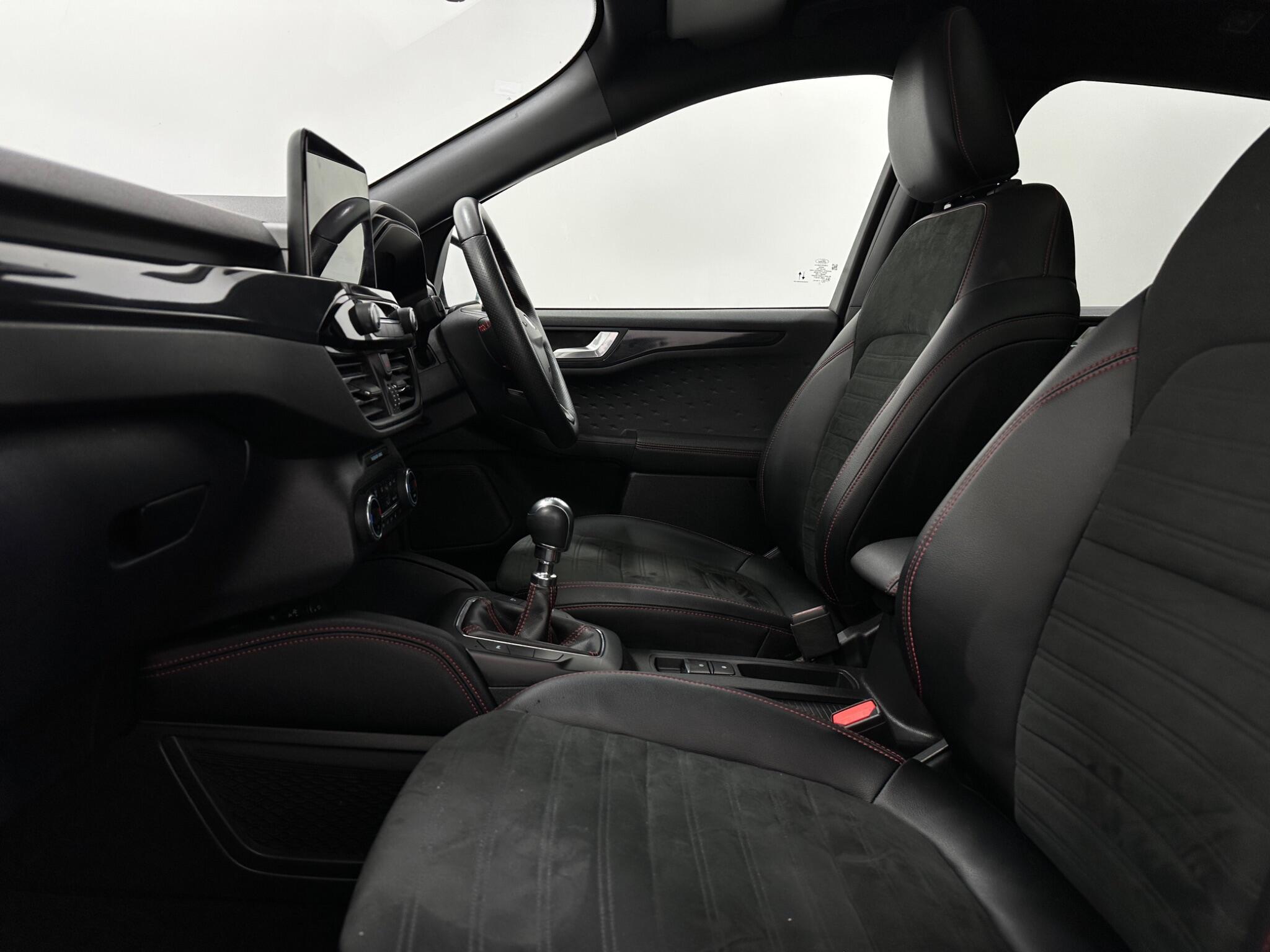 Ford Kuga view 34