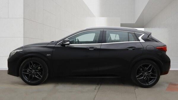 Infiniti Q30 view 8