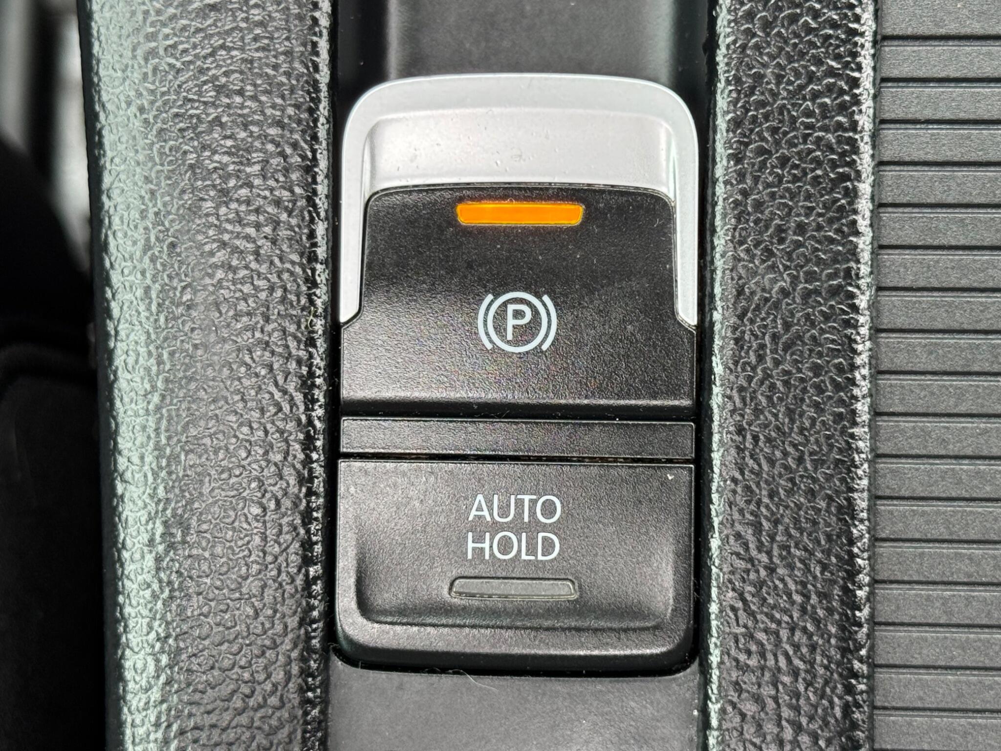 Volkswagen Passat view 42