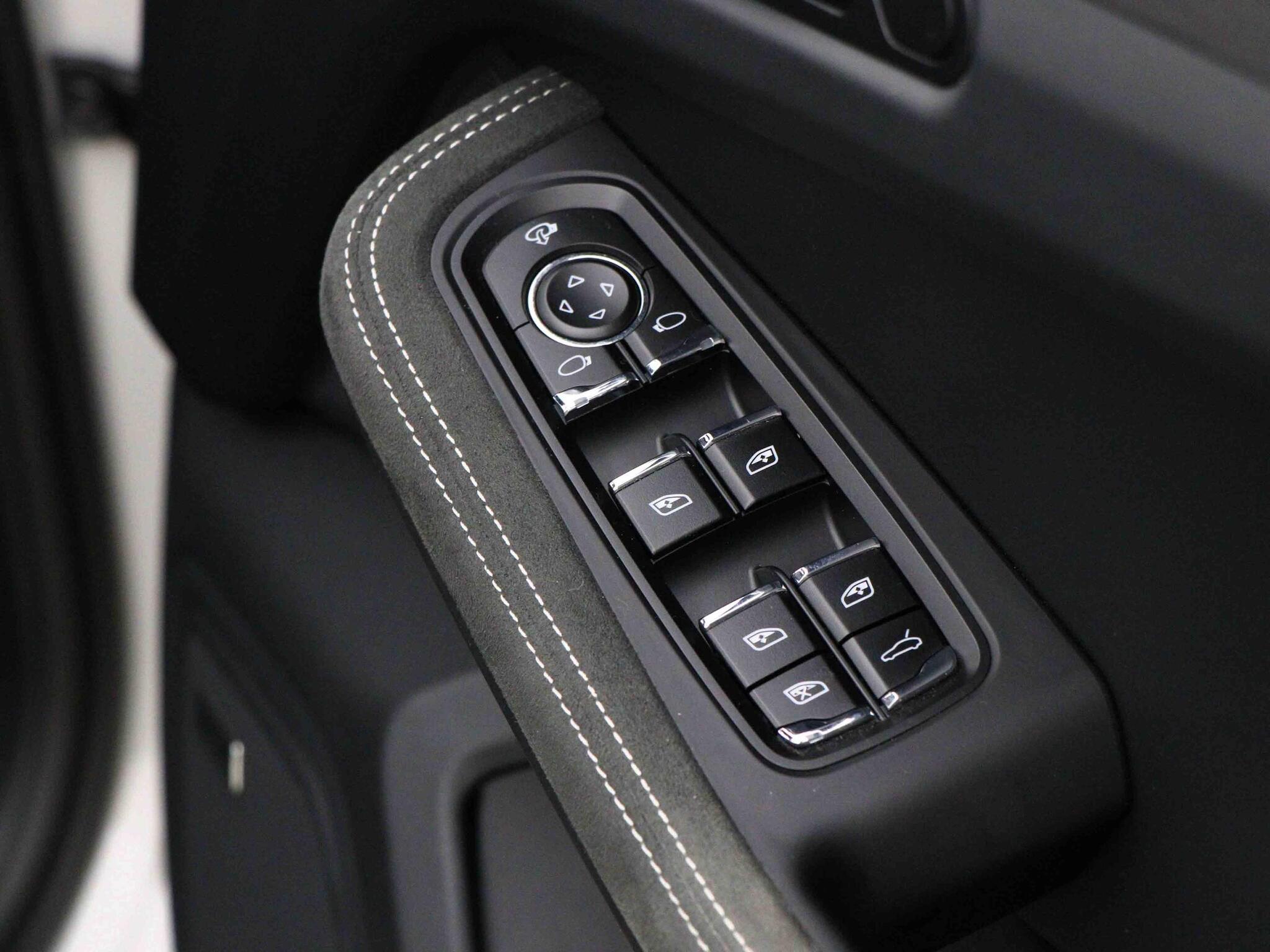 Porsche Macan view 42
