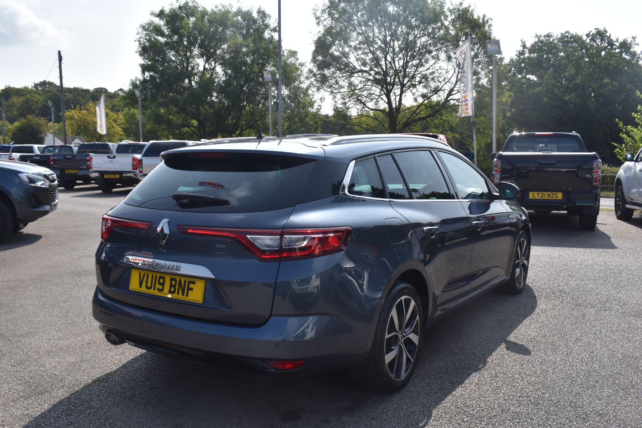 Megane - 1.3 TCe Iconic Sport Tourer Euro 6 (s/s) 5dr - Image 11