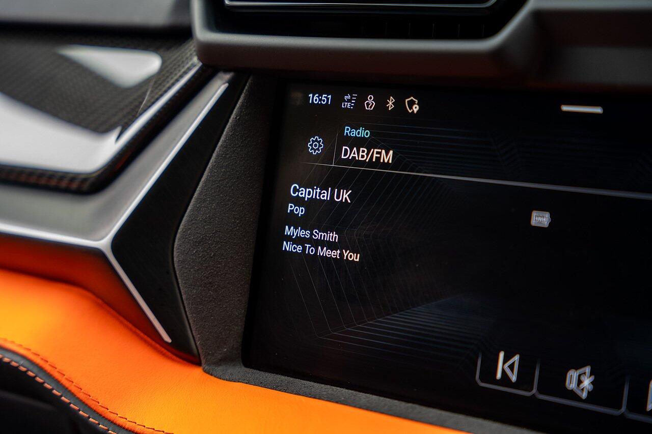 Lamborghini Urus view 83