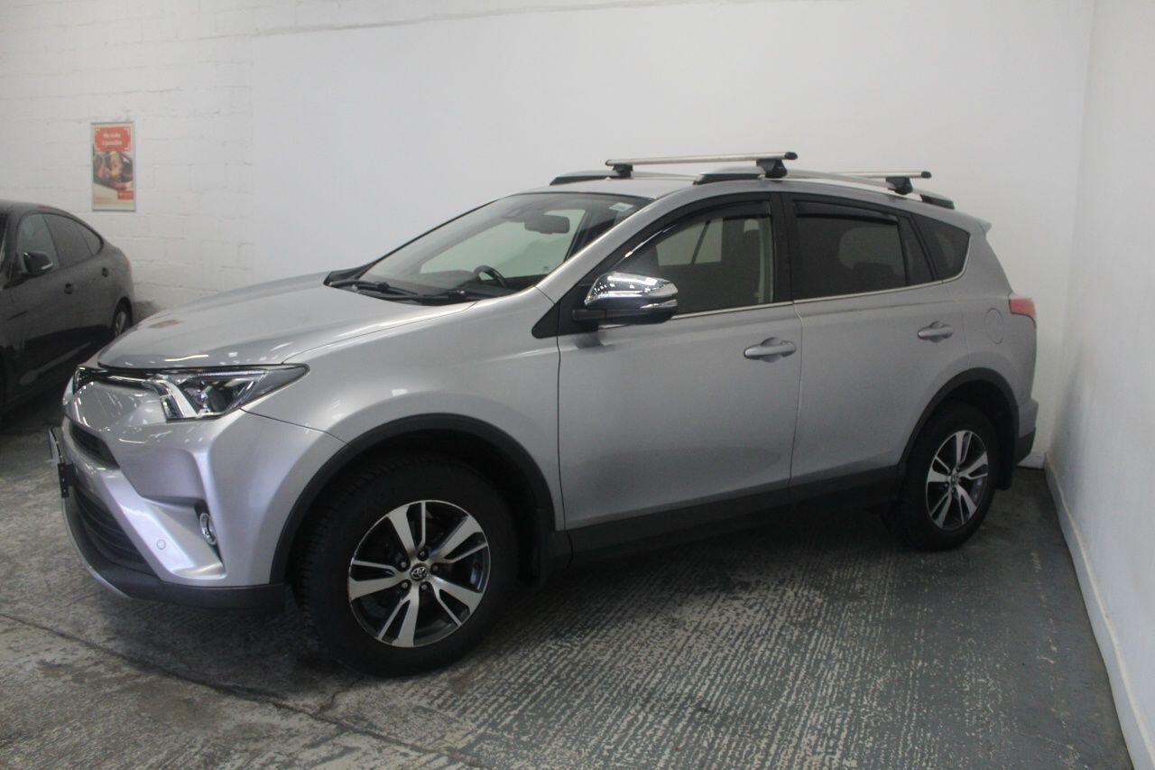 Toyota Rav4 view 5